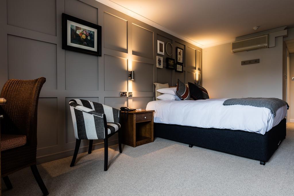 Hotel Crown Chertsey