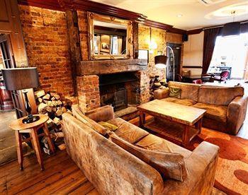 Hotel Crown Chertsey