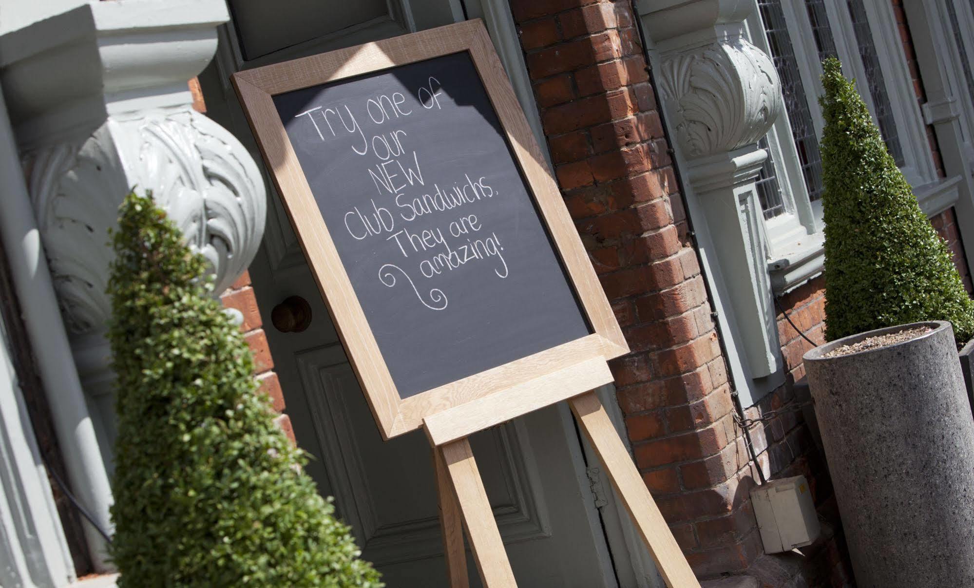 Hotel Crown Chertsey