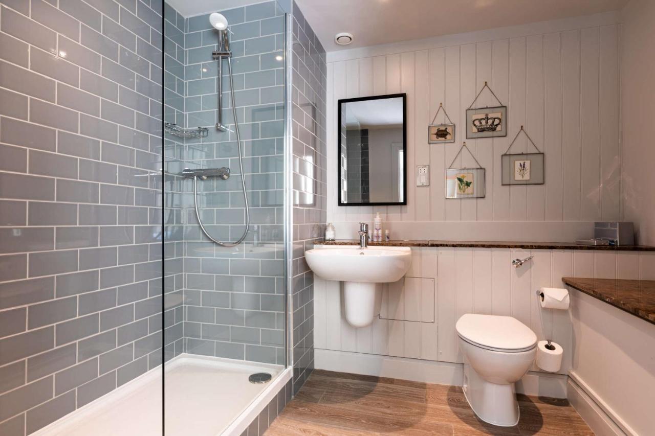 Crown 3* Chertsey