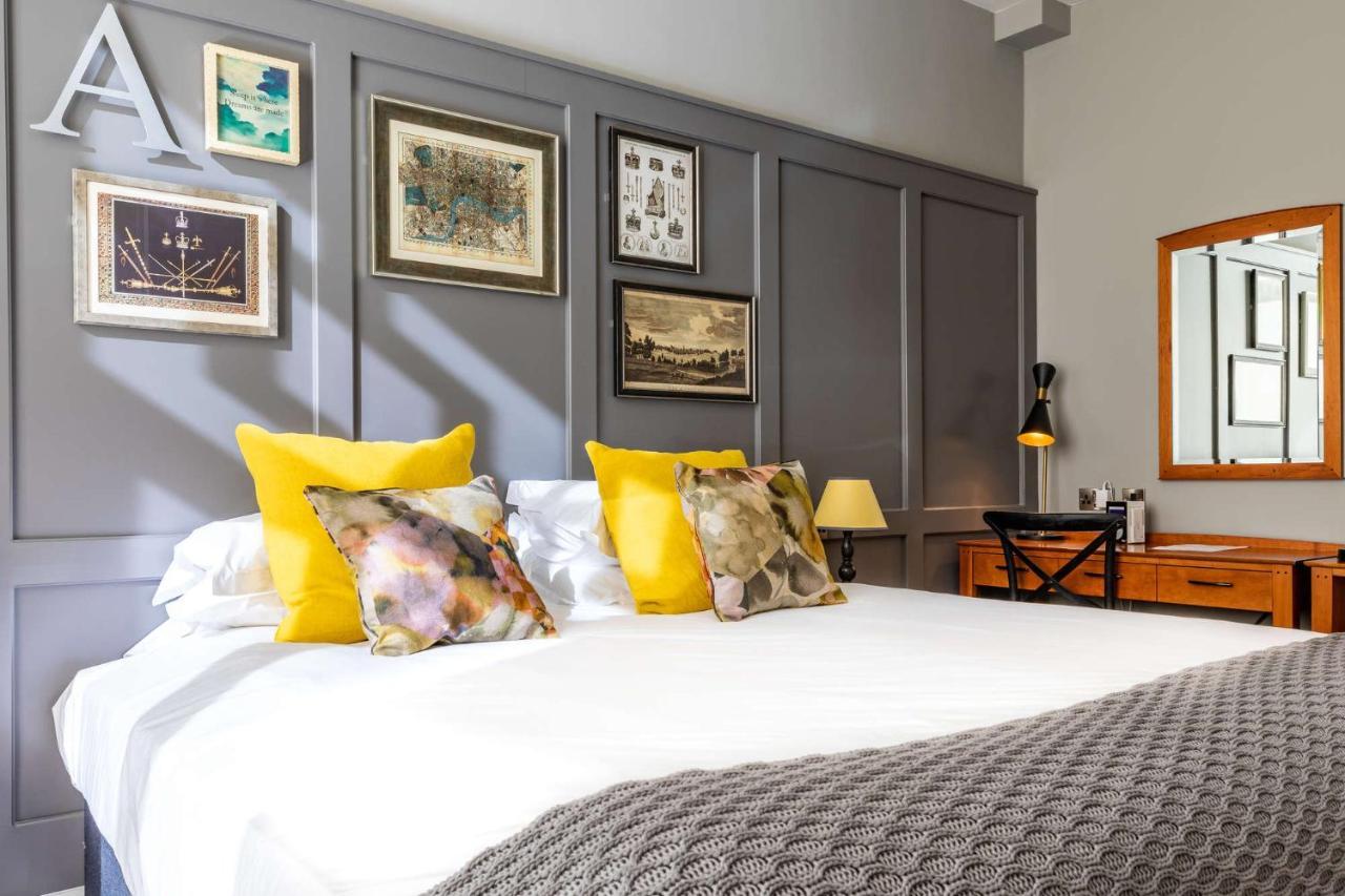 Hotel Crown Chertsey