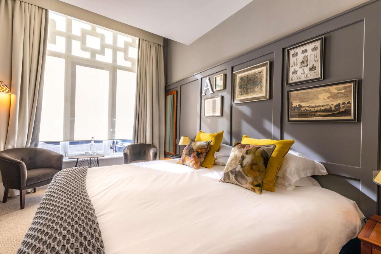 Crown Hotel 3*